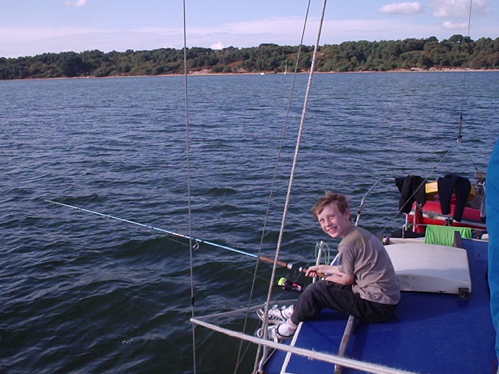early lift keel flat deck useful, wetsuits drying out