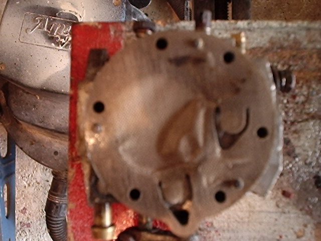 pump diapragm harnesses crankcase alternating pressure to suck fuel in until atmospheric balance achieved